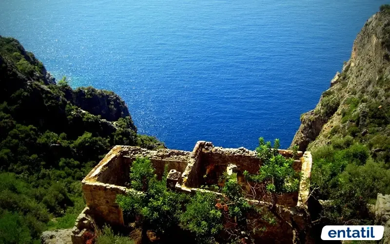Afkule Manastırı