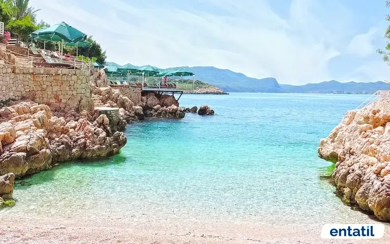 Küçük Çakıl Plajı