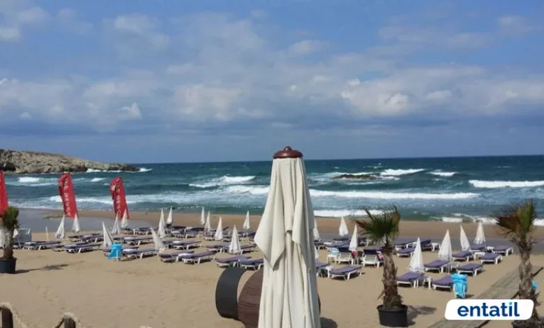 Ağlayan Kaya Beach