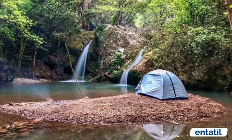Hacıllı Köyü ve Şelalesi Kamp Alanı