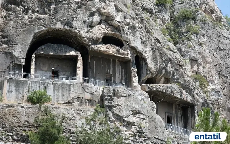 Kral Kaya Mezarları