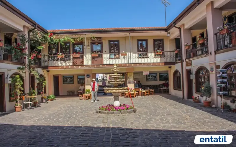 Atlıhan El Sanatları Çarşısı