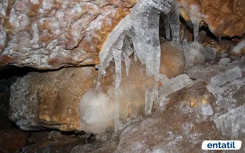 Elazığ Buzluk Mağarası
