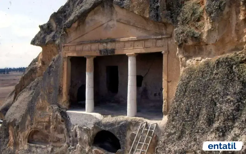 Gerdekkaya Mezar Anıtı