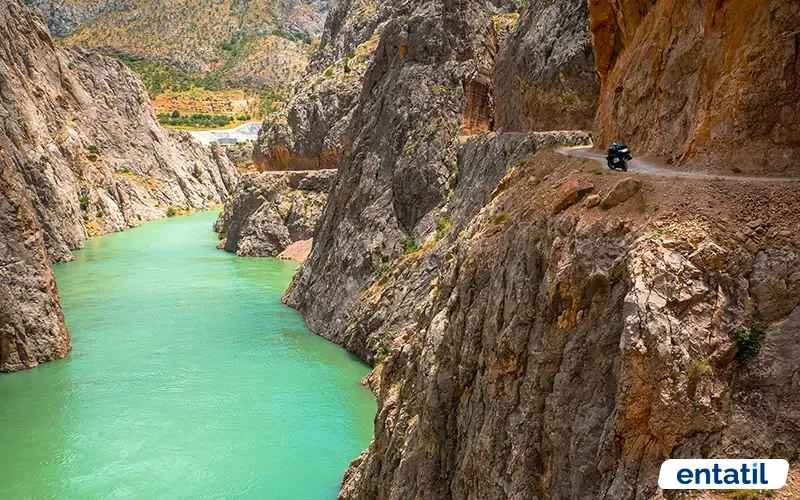 Karanlık Kanyon